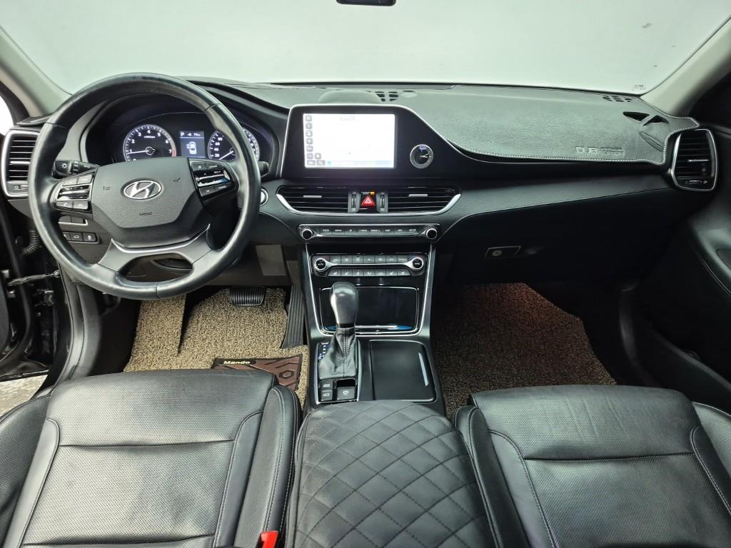 HYUNDAI Grandeur - Vista 5