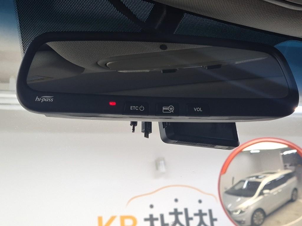 KIA Carnival 2018 Plateado - Importación desde Corea - HF Imports Iquique - Foto 17