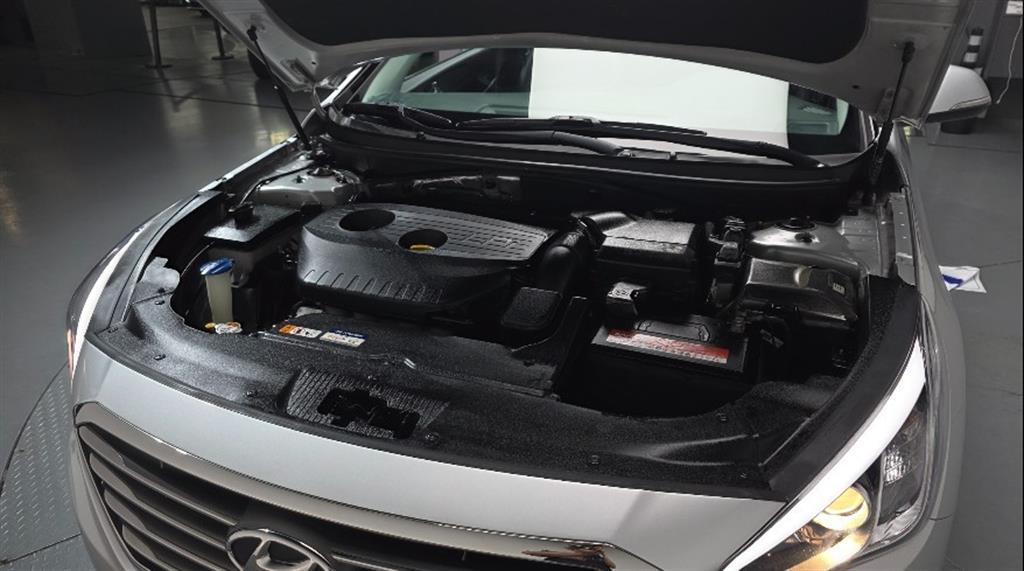 HYUNDAI Sonata - Vista 6