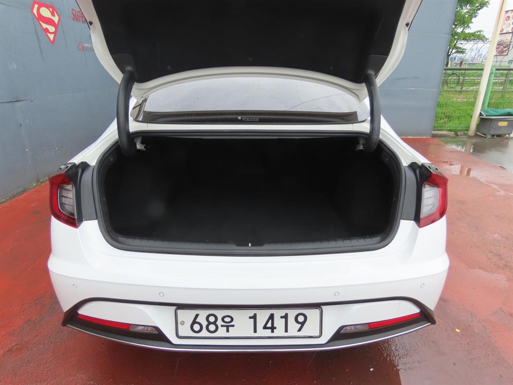 HYUNDAI Sonata - Vista 9