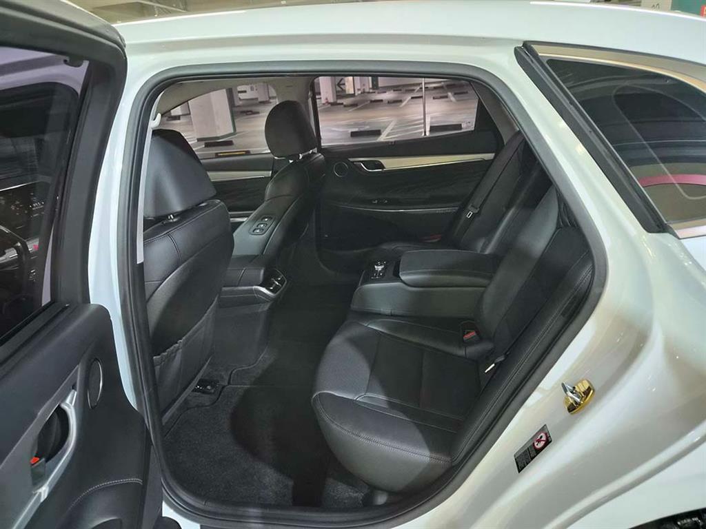 HYUNDAI Grandeur - Vista 7