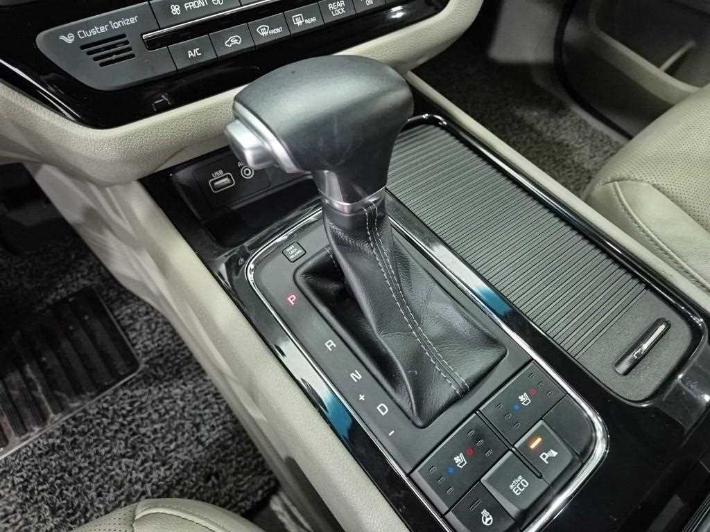 KIA Carnival - Vista 8