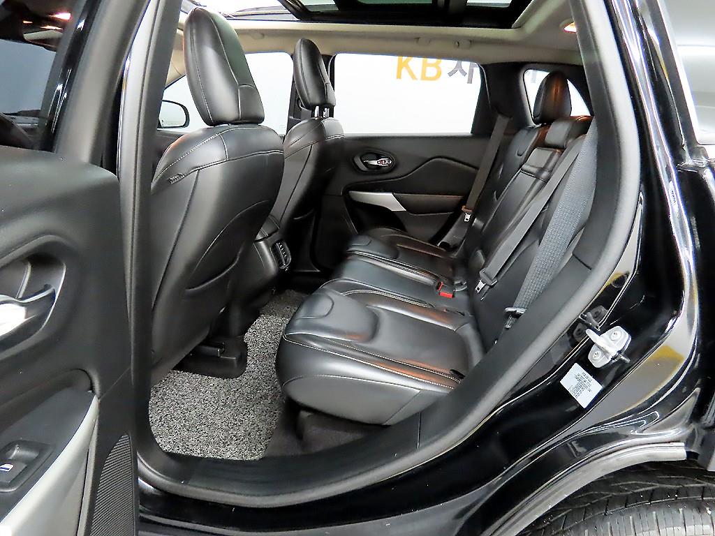 Jeep Cherokee - Vista 6