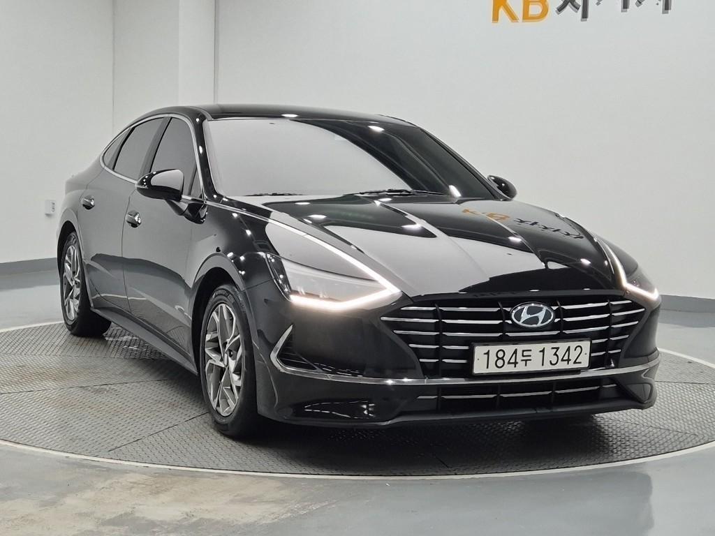 HYUNDAI Sonata - Vista 4