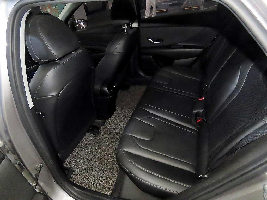 HYUNDAI Avante - Vista 7