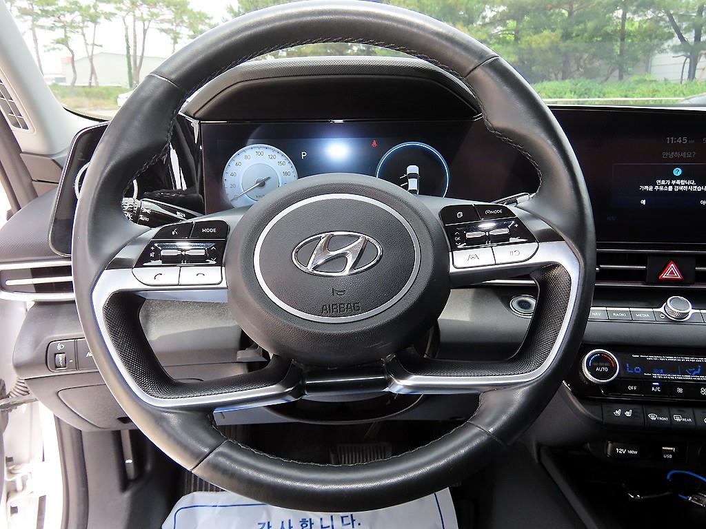 HYUNDAI Avante - Vista 8