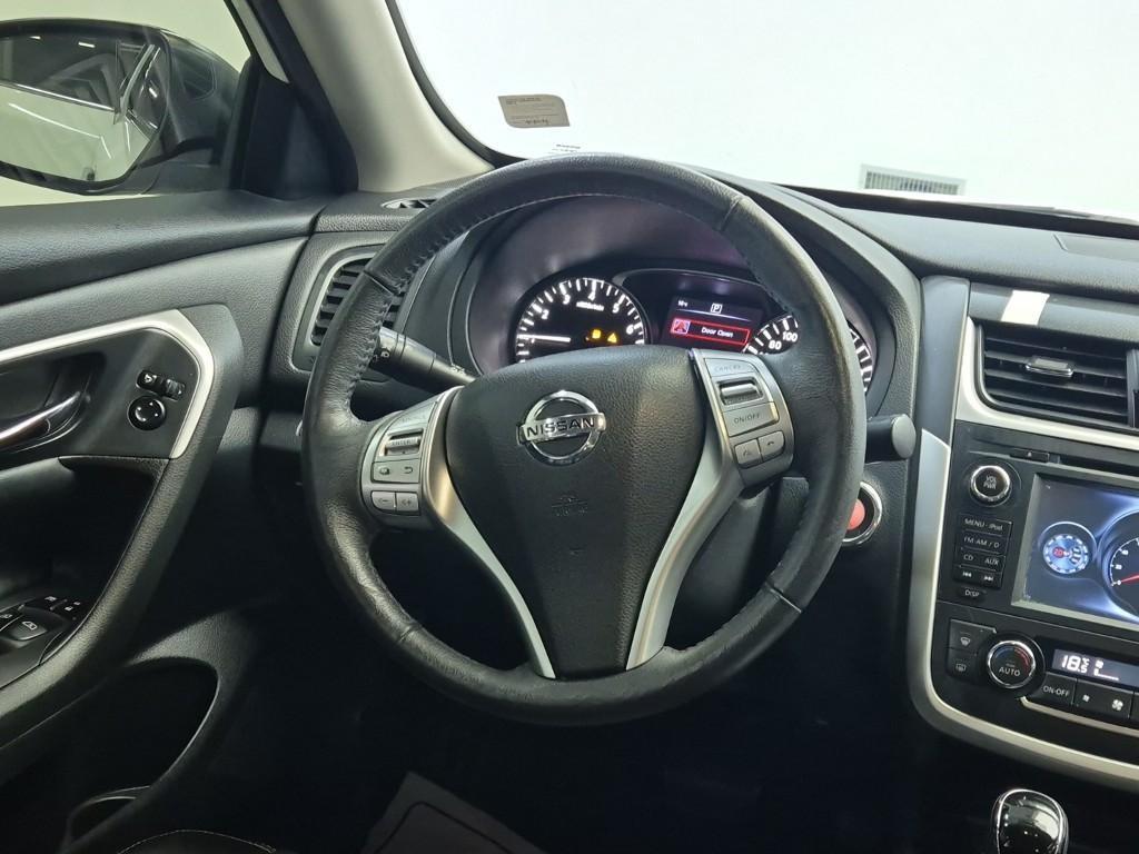 Nissan Altima - Vista 9