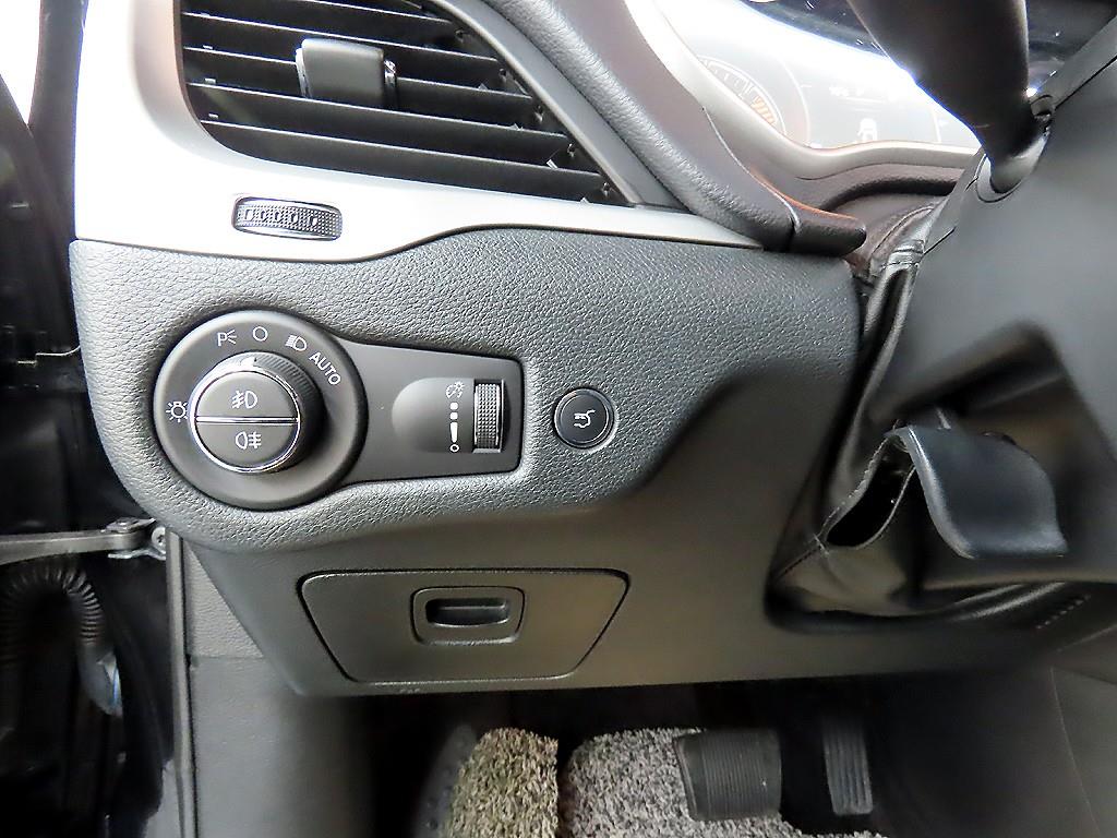 Jeep Cherokee - Vista 12