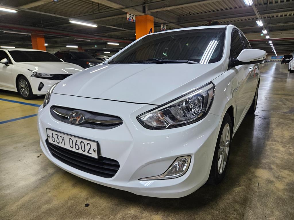 HYUNDAI Accent 2016 Blanco - Importación desde Corea - HF Imports Iquique - Foto 1