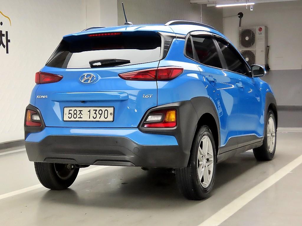 HYUNDAI Kona - Vista 4