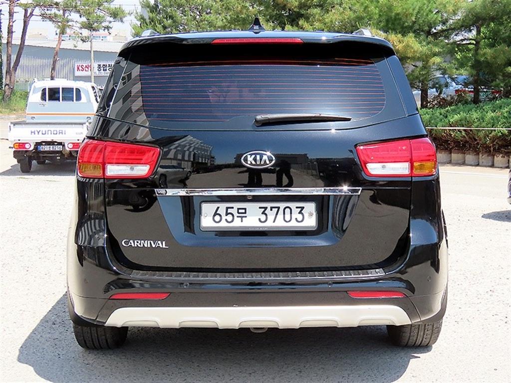 KIA Carnival - Vista 4