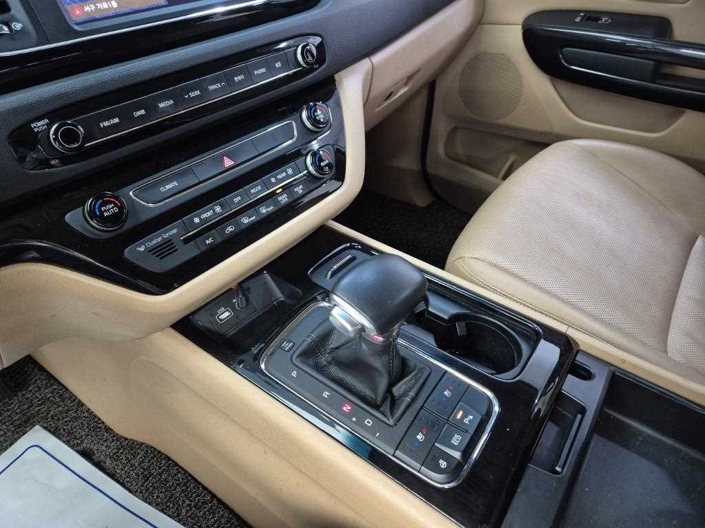 KIA Carnival - Vista 8