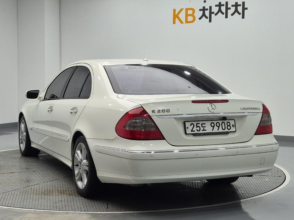 Mercedes Benz E class - Vista 2