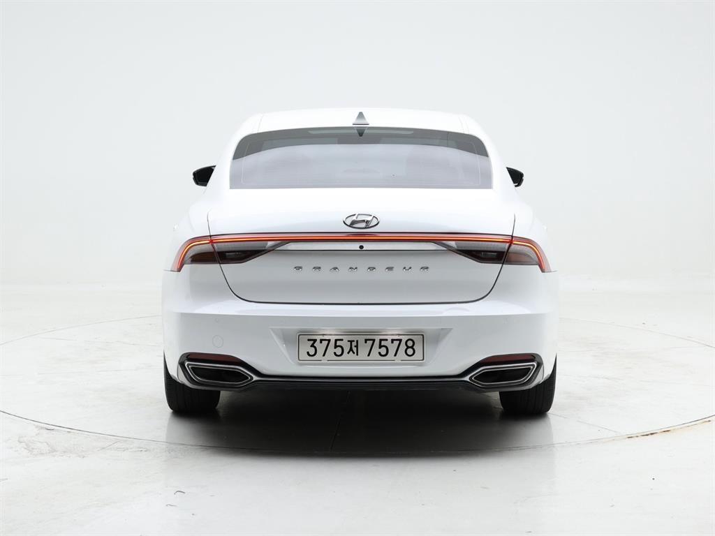 HYUNDAI Grandeur - Vista 5