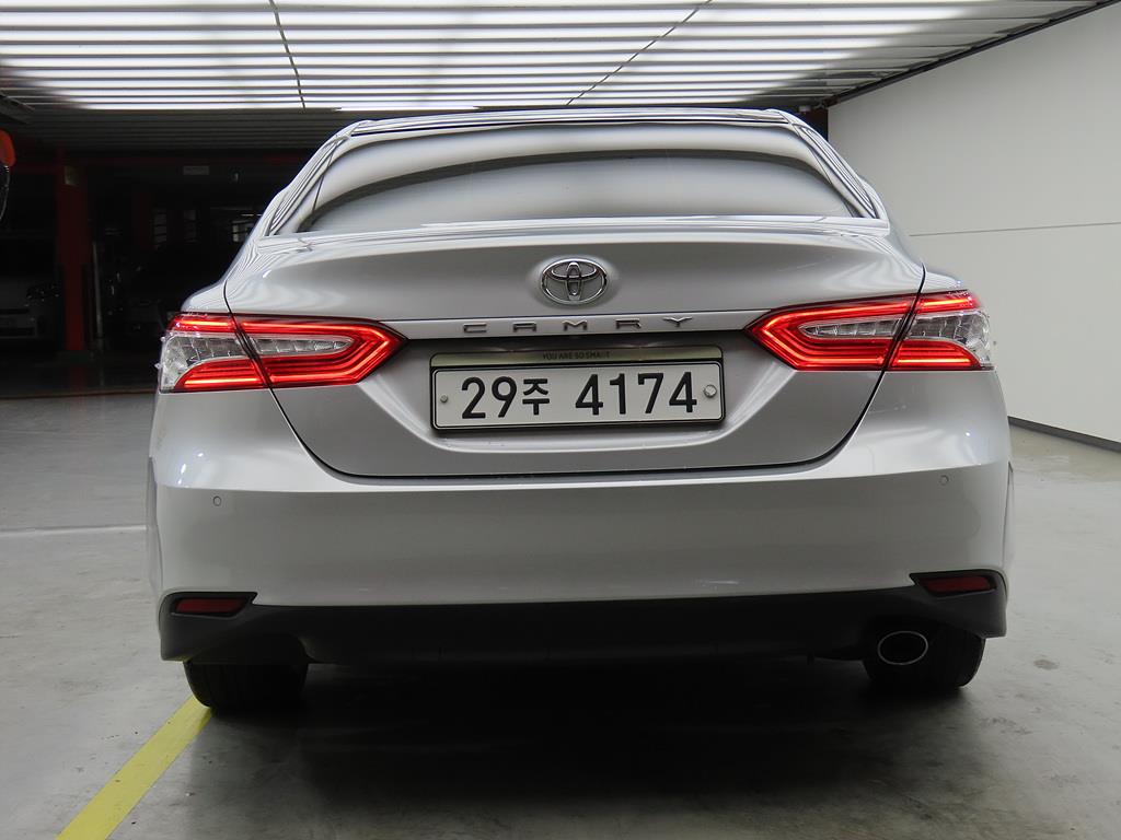 Toyota Camry - Vista 4