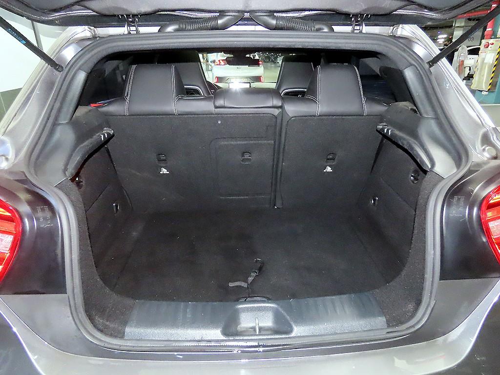 Mercedes Benz A Class 2014 Gris - Importación desde Corea - HF Imports Iquique - Foto 18