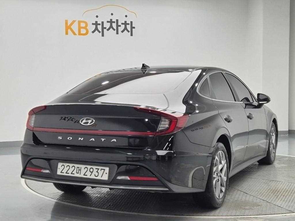 HYUNDAI Sonata - Vista 3