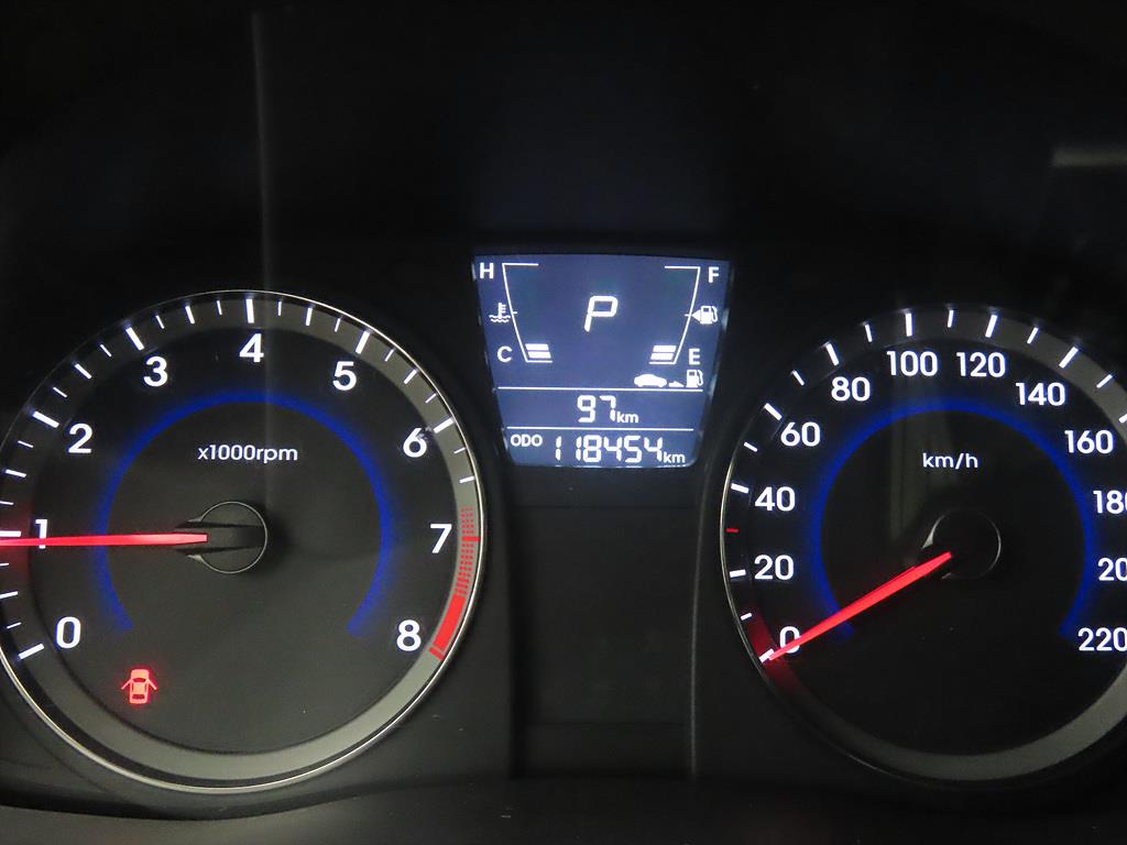 HYUNDAI Accent - Vista 7