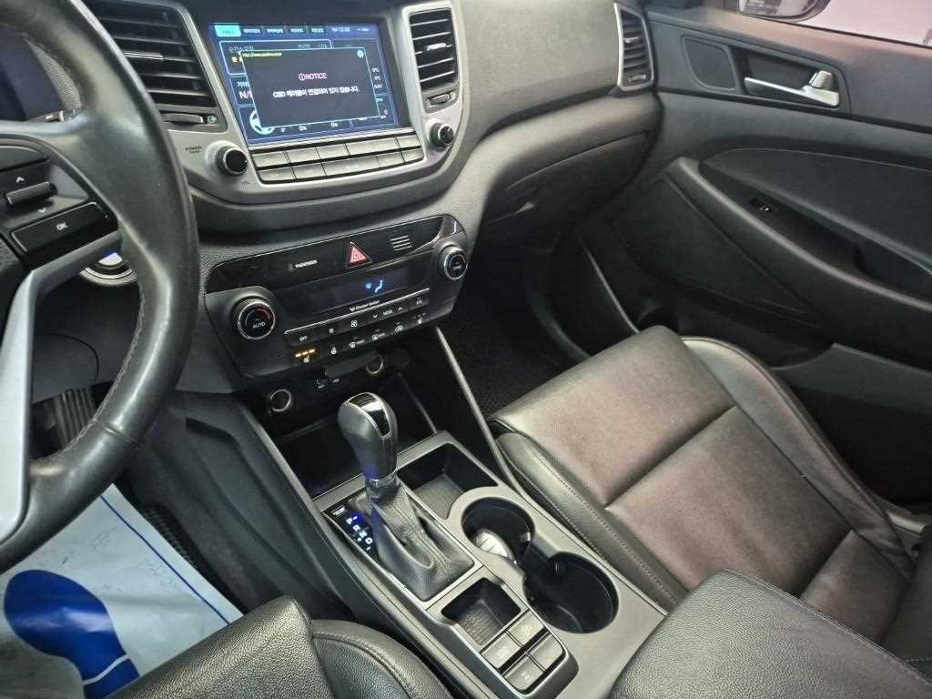 HYUNDAI Tucson - Vista 10