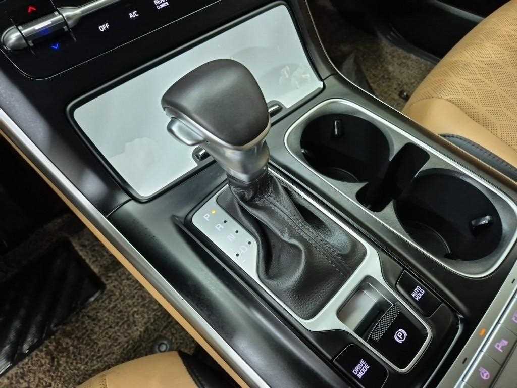KIA Carnival - Vista 8