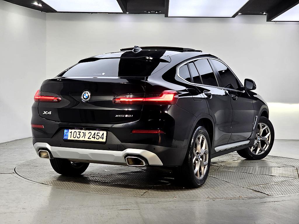 BMW X4 - Vista 4