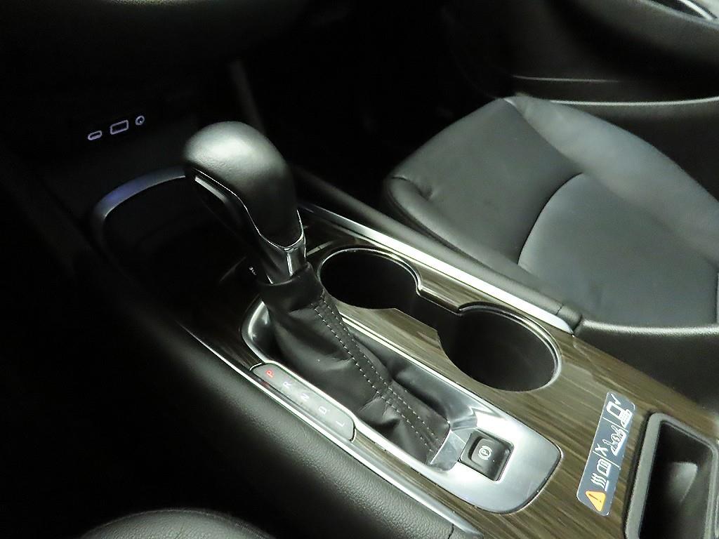 Chevrolet Malibu - Vista 10