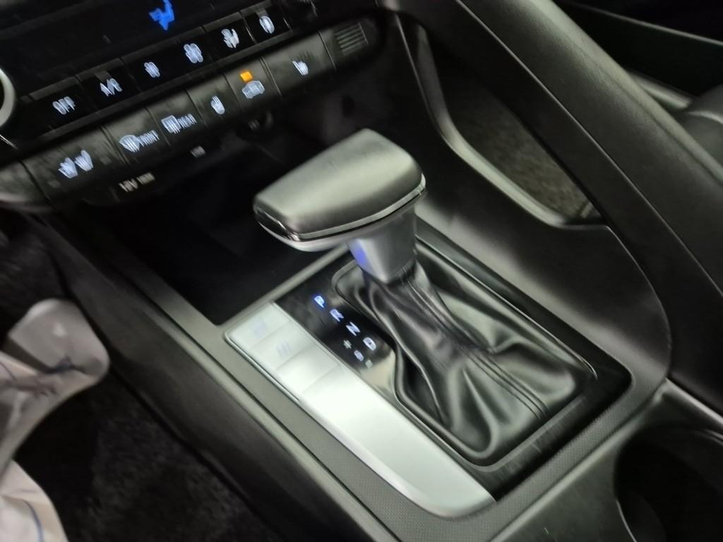 HYUNDAI Avante - Vista 8
