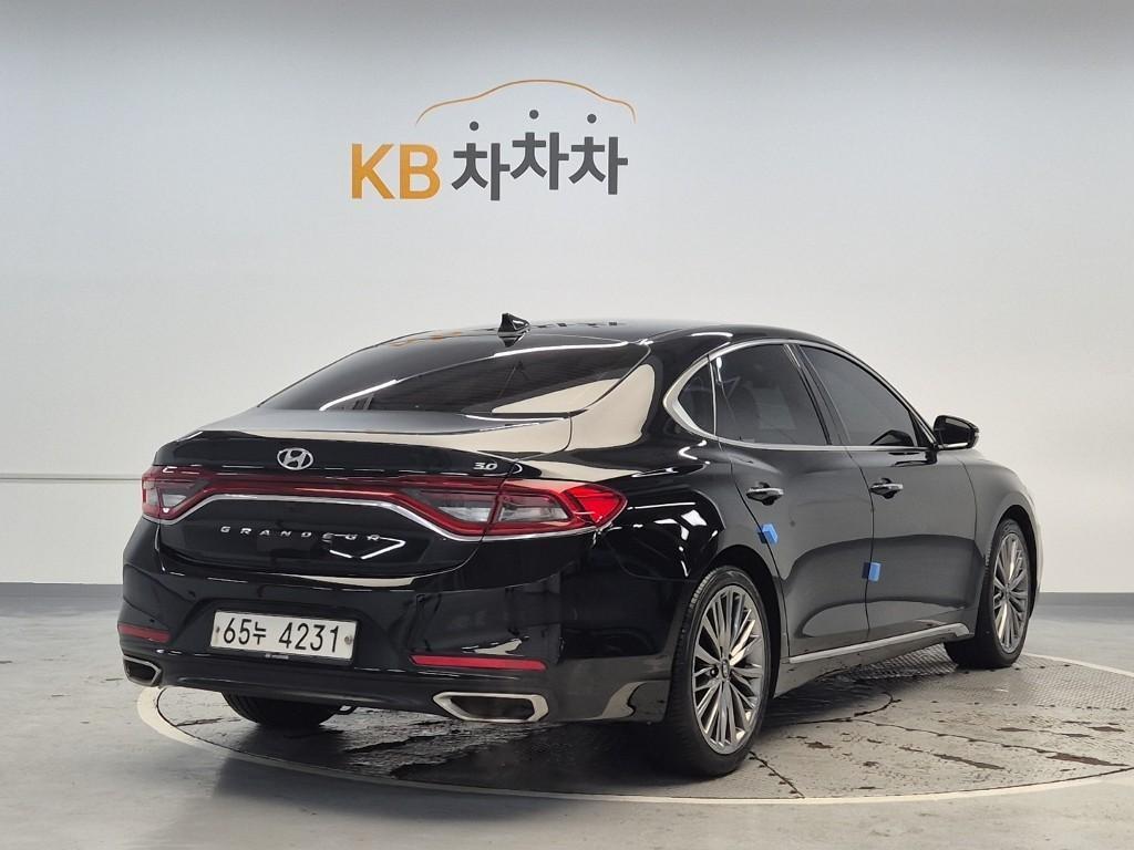 HYUNDAI Grandeur - Vista 3