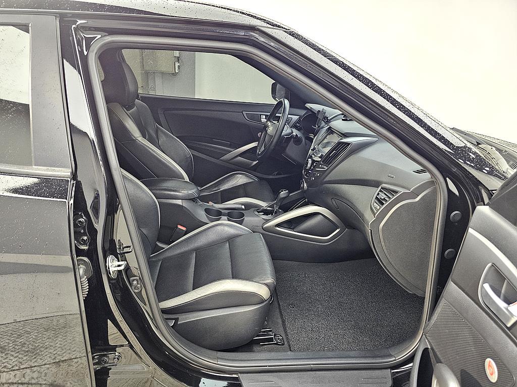 HYUNDAI Veloster - Vista 5