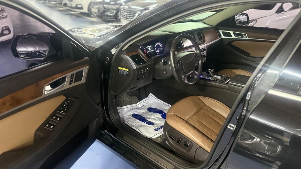 Genesis G80 - Vista 9