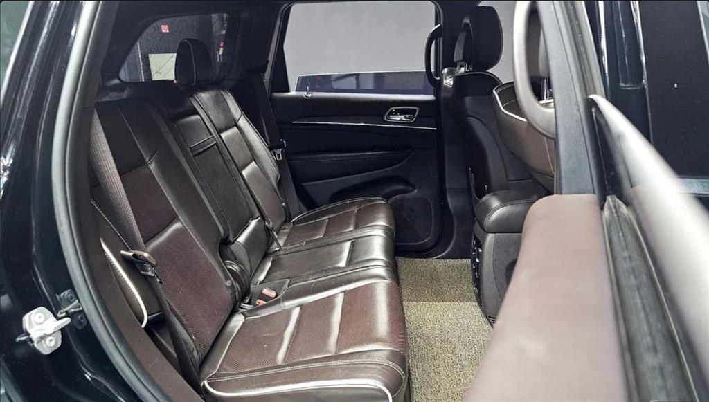 Jeep Cherokee - Vista 11