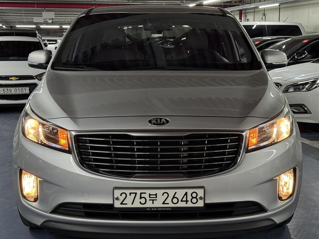 KIA Carnival - Vista 2