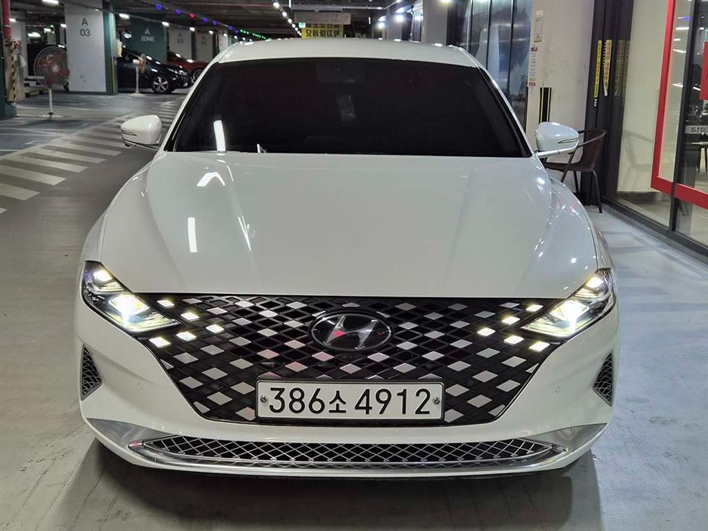 HYUNDAI Grandeur - Vista 2