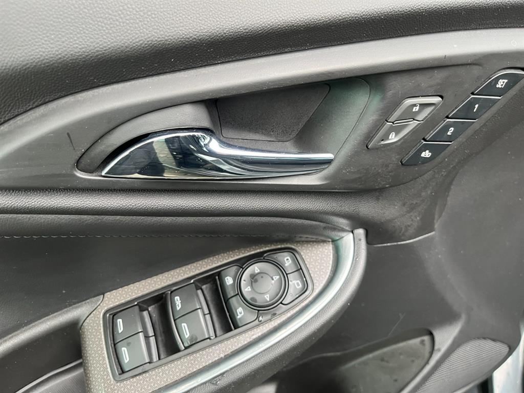 Chevrolet Malibu - Vista 10