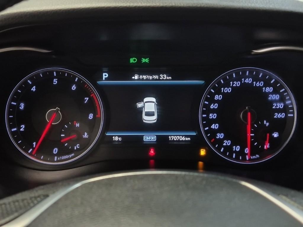 Genesis G70 - Vista 10