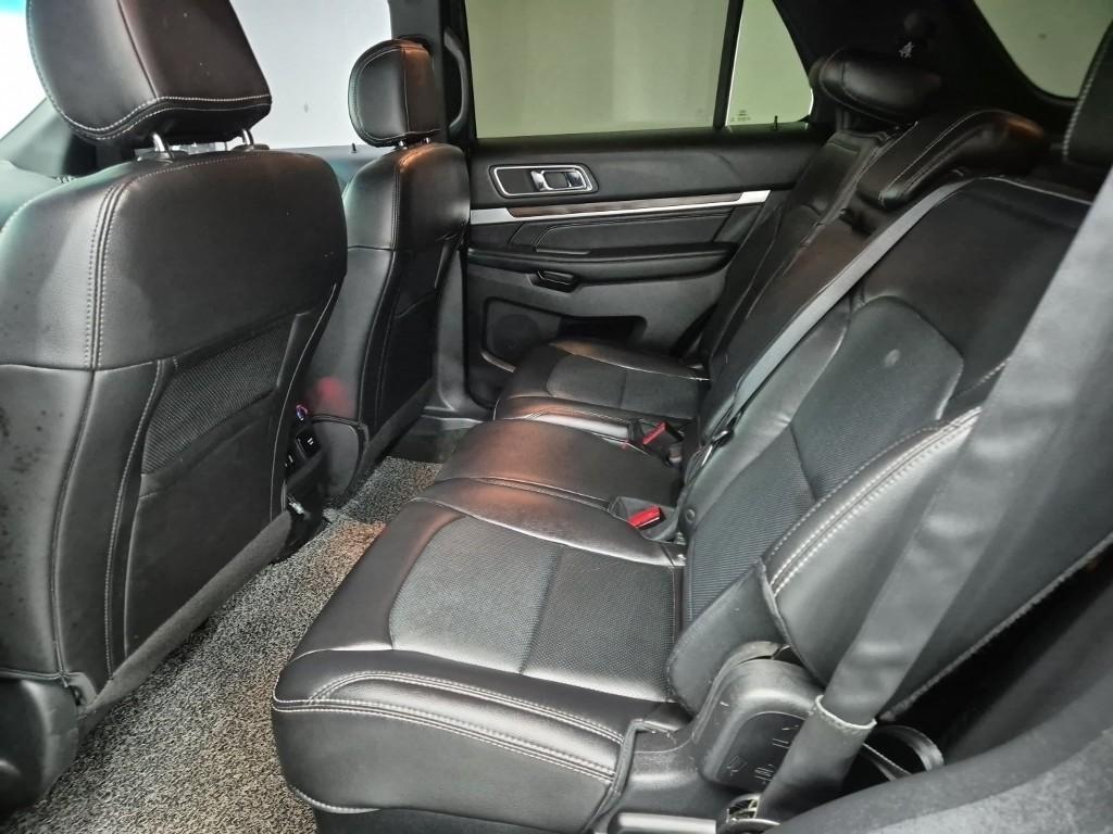 Ford Explorer - Vista 12