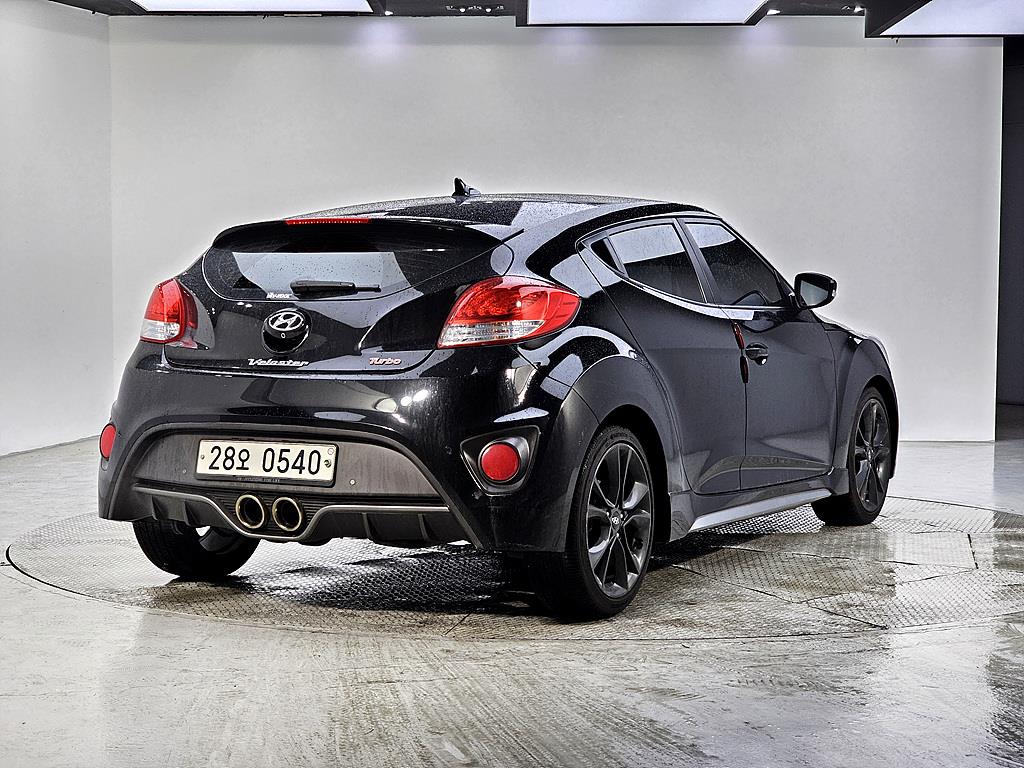 HYUNDAI Veloster - Vista 4