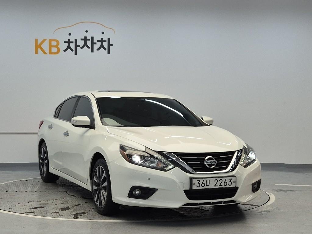 Nissan Altima - Vista 4