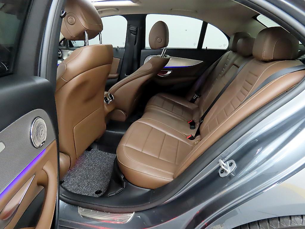 Mercedes Benz E class - Vista 6
