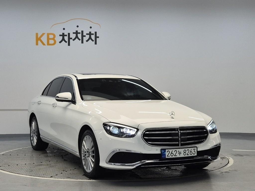 Mercedes Benz E class - Vista 4