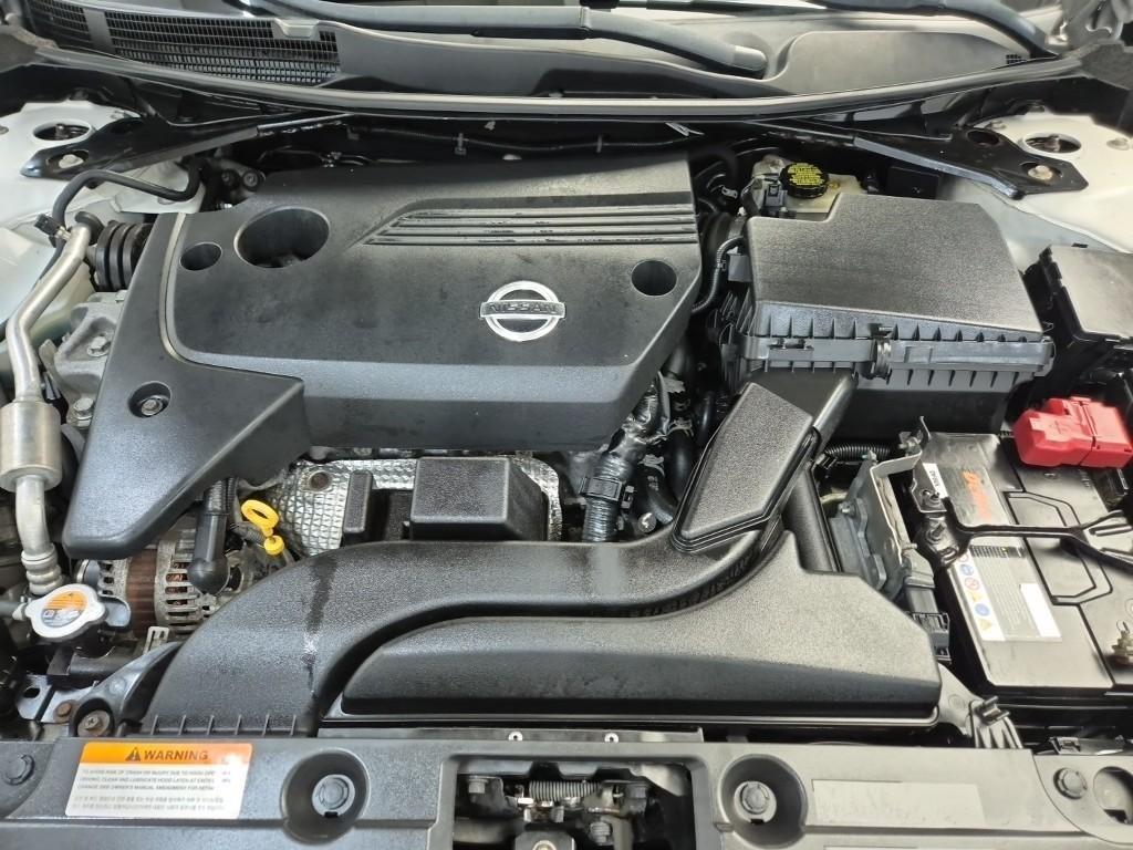 Nissan Altima - Vista 5