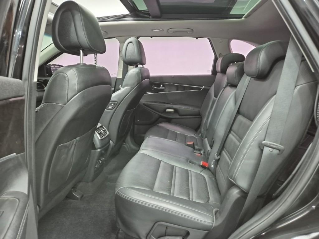KIA Sorento - Vista 12