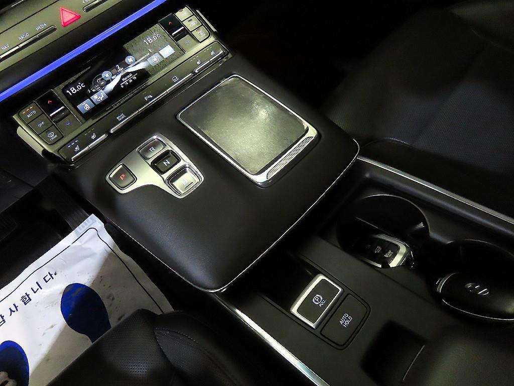 HYUNDAI Grandeur - Vista 12