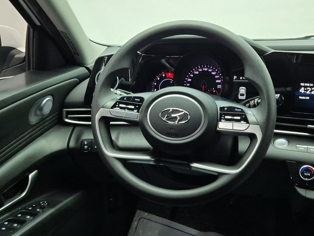 HYUNDAI Avante - Vista 8