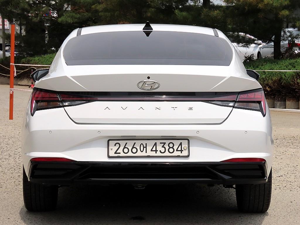 HYUNDAI Avante - Vista 4