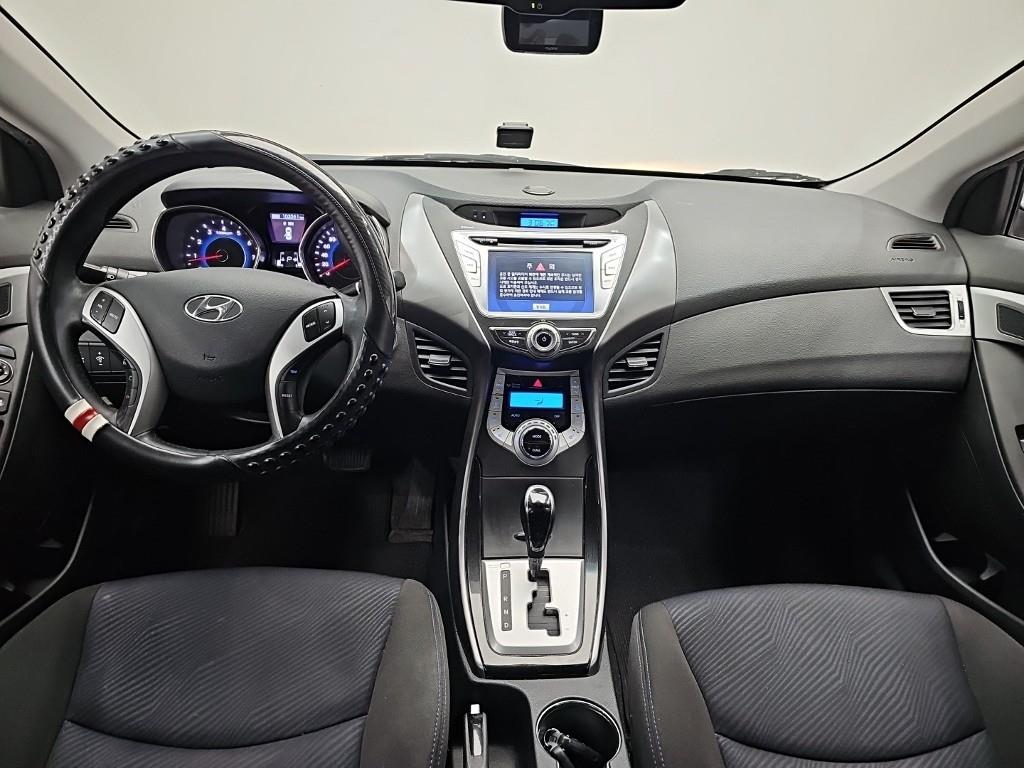 HYUNDAI Avante - Vista 7