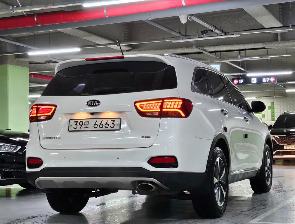 KIA Sorento - Vista 4