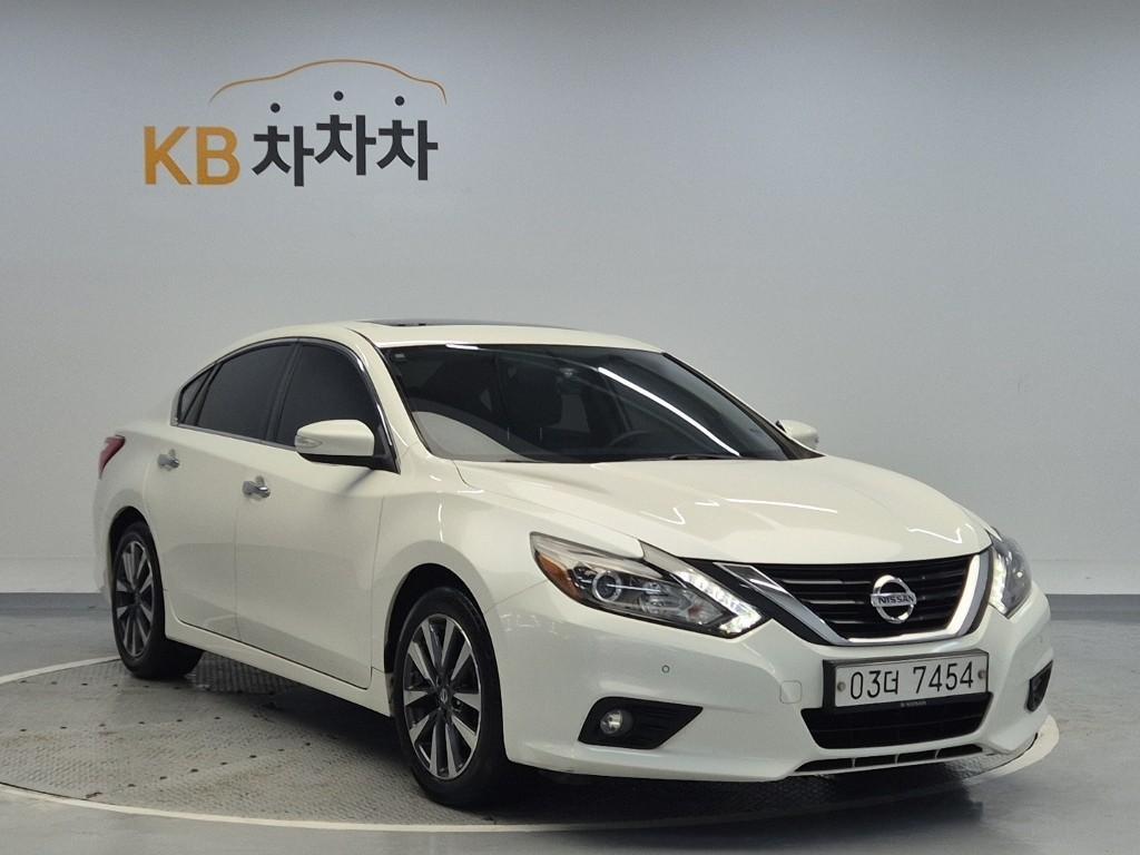 Nissan Altima - Vista 4