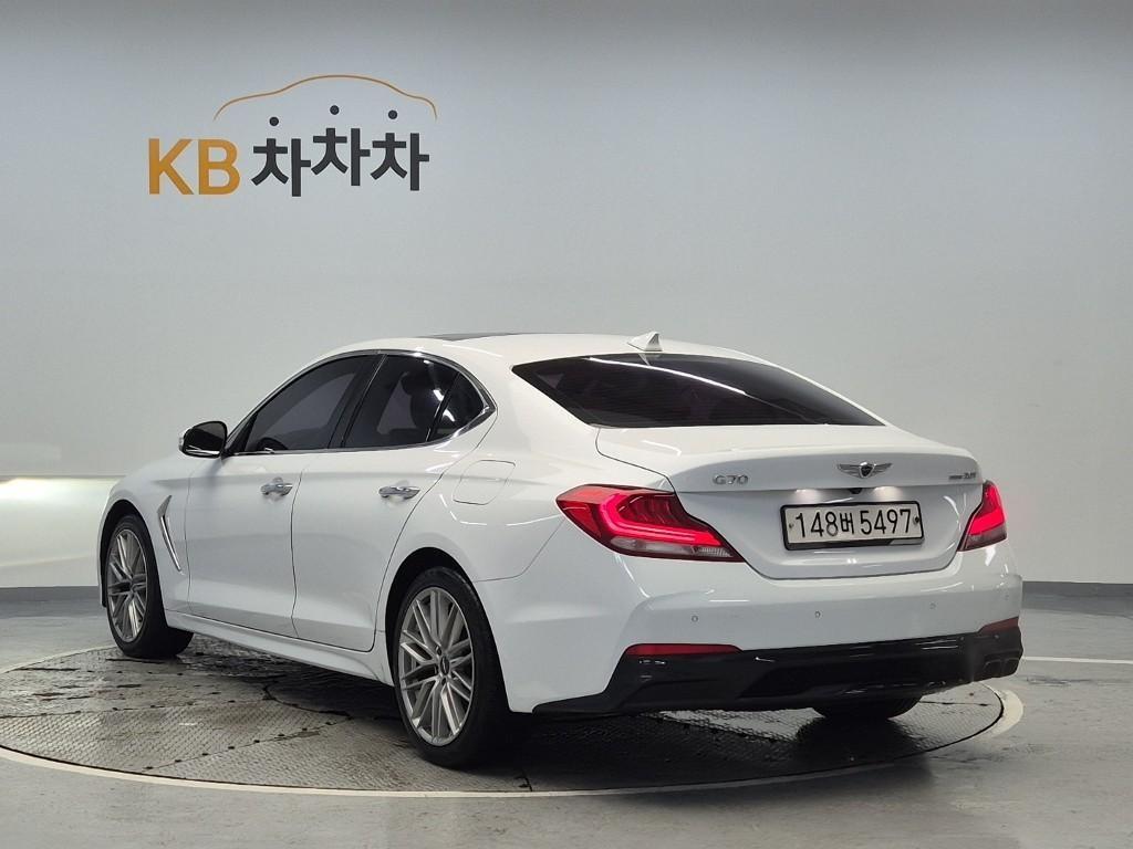Genesis G70 - Vista 2
