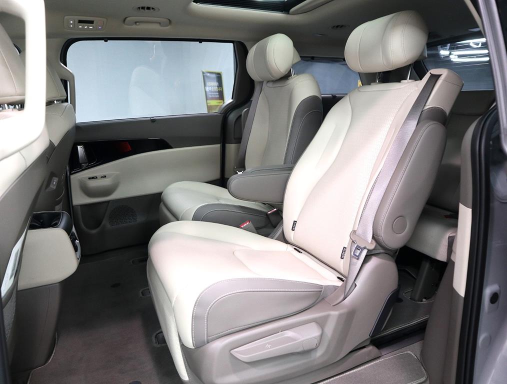 KIA Carnival - Vista 10
